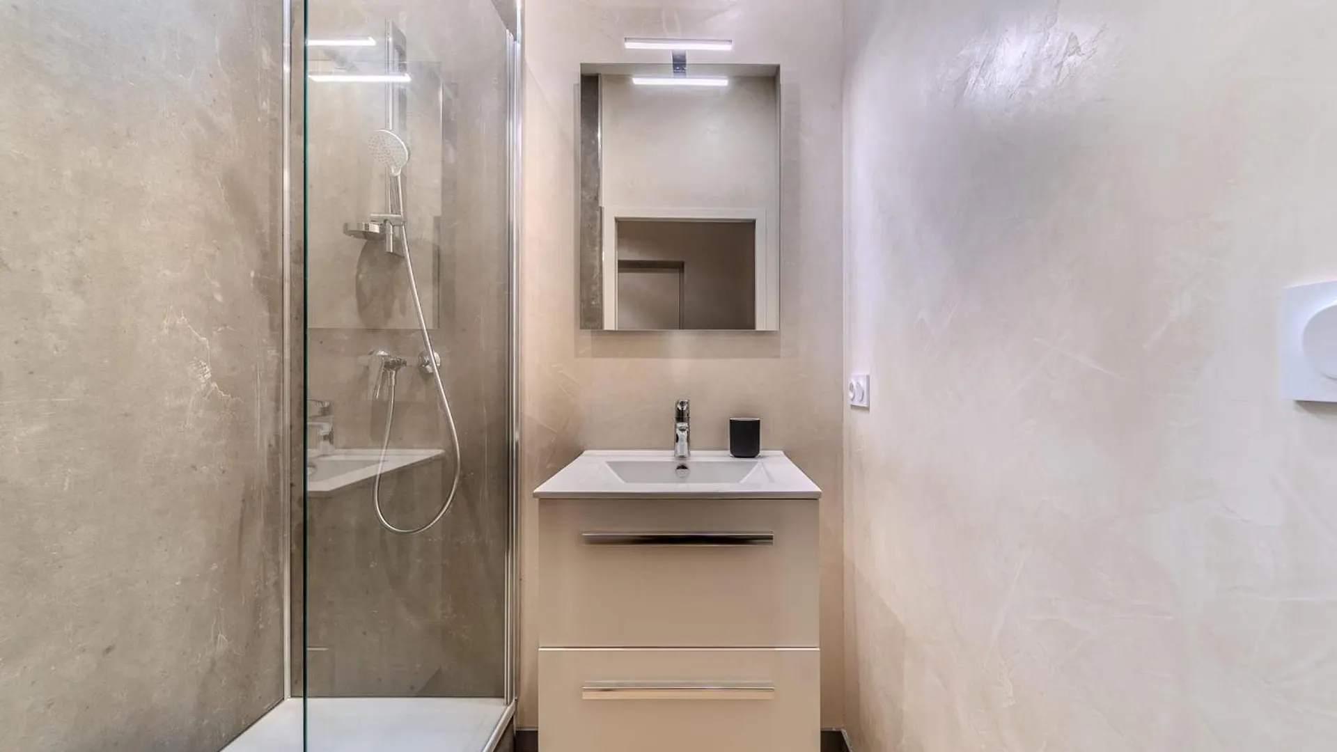 Residence Les Halles - Charming 2-Bedroom Near Bocuse And Part-Dieu Lyon 0*,
